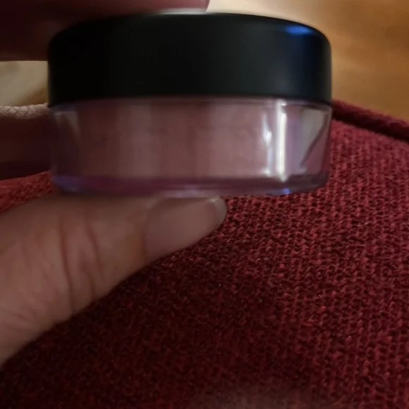 Bare minerals rose radiance highlighter, blush rare discontinued NEW - Picture 3 of 3